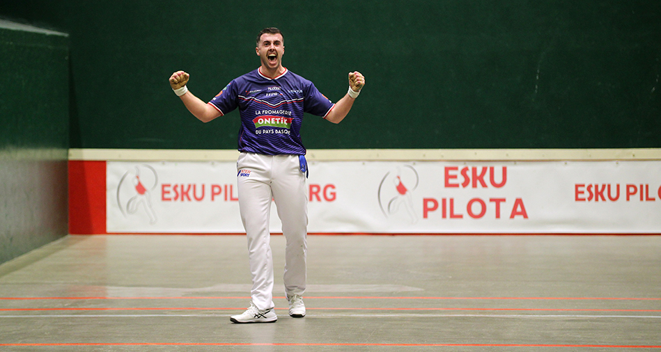 Ugarte déroule, Etcheverry bataille